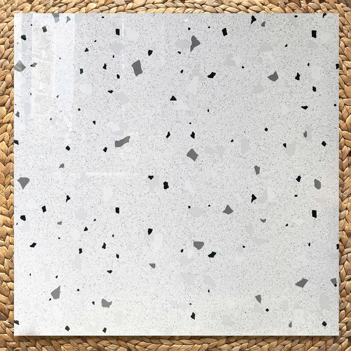 Gạch 80x80 bóng kính Terrazzo trắng hạt xám đen lát nền phòng khách hiện đại