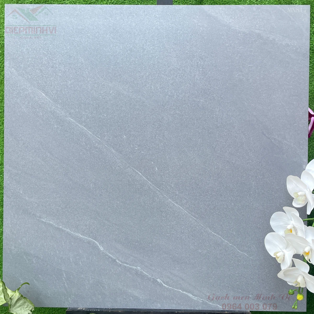Gạch 80x80 men mờ màu xám hiệu ứng khắc carving vân đá tự nhiên