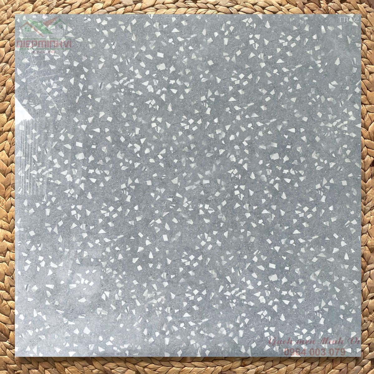 Gạch terrazzo 80x80 màu ghi TTC02 bề mặt bóng kính họa tiết đá mài hiện đại